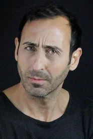 V&iacute;ctor Benjumea