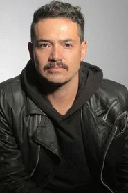 Juli&aacute;n Mora