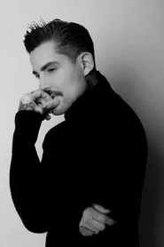 Adri&aacute;n Cue