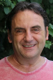 &Ouml;zkan Aksu