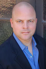Adri&aacute;n Col&oacute;n
