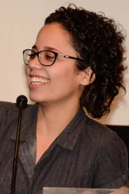 Let&iacute;cia Sim&otilde;es