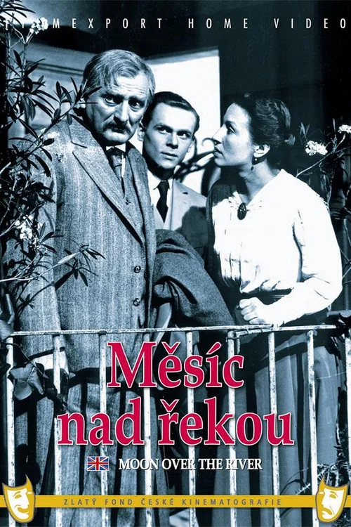 Měs&iacute;c nad řekou