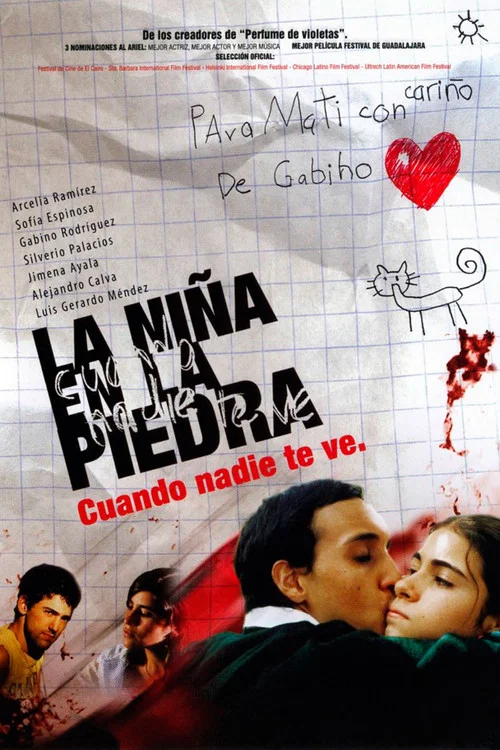 Nadie te ve: La ni&ntilde;a en la piedra